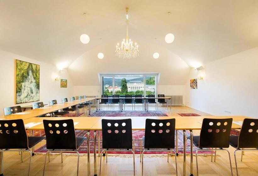 ホテル At The Park