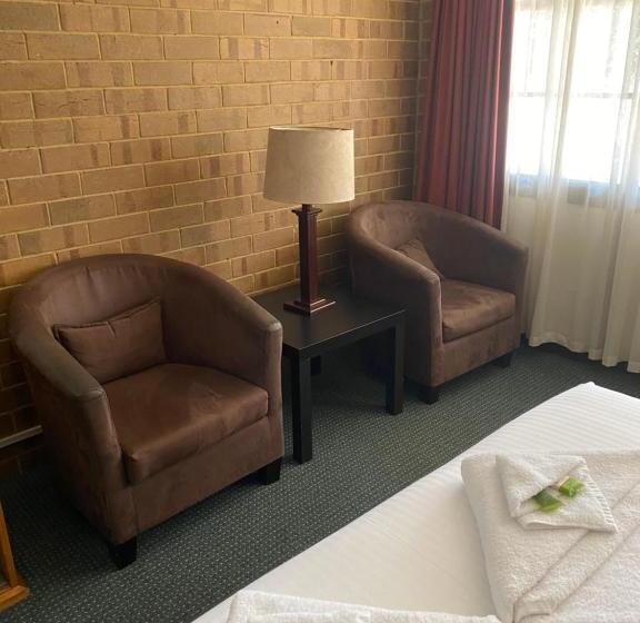 בית מלון כפרי Aviators Lodge