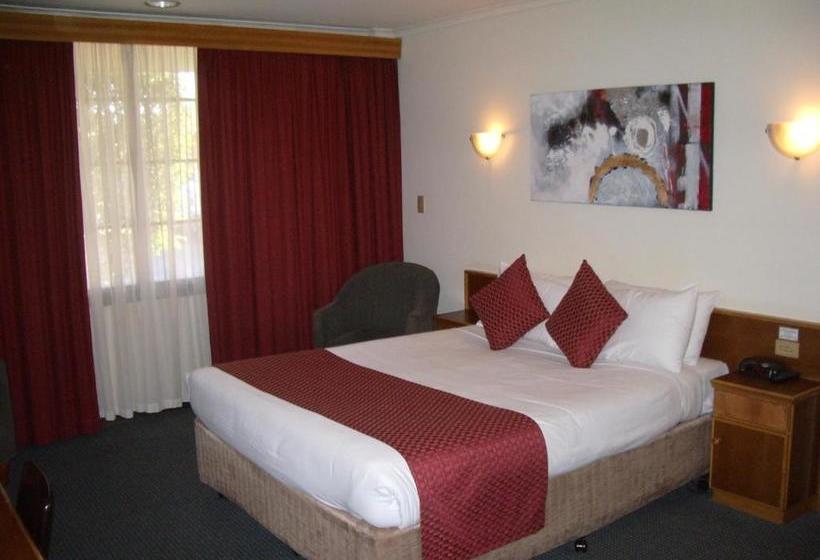 בית מלון כפרי Aviators Lodge