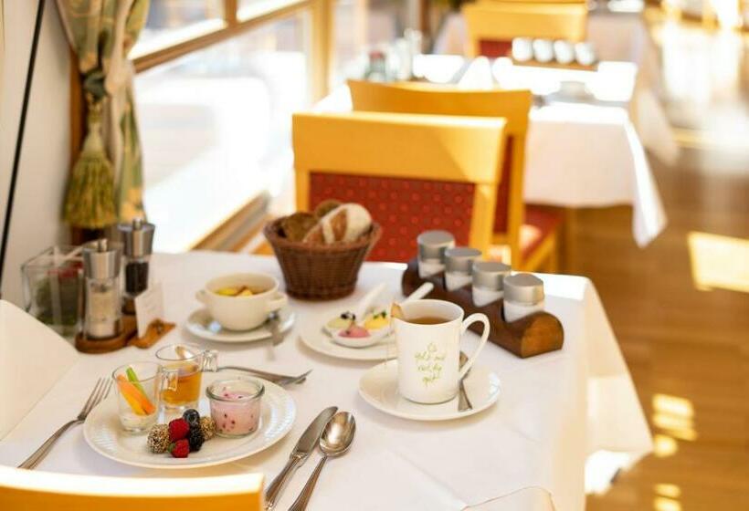 בית מלון כפרי Ayurveda Resort Mandira