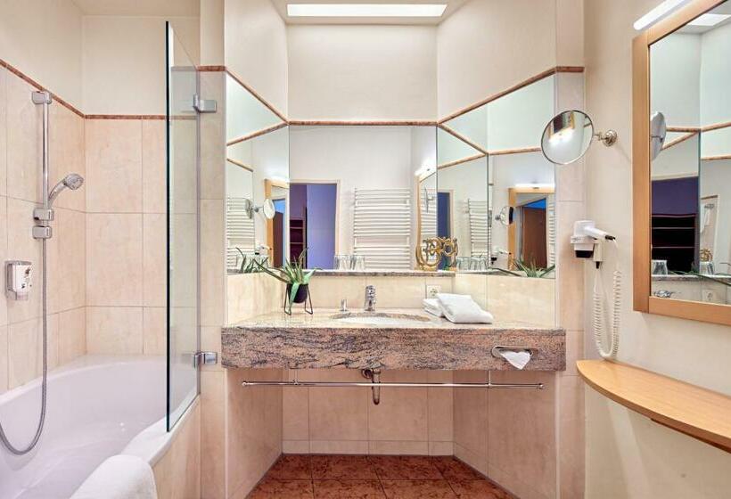 בית מלון כפרי Ayurveda Resort Mandira