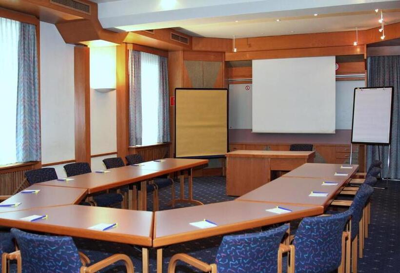 Отель Bayrischer Hof