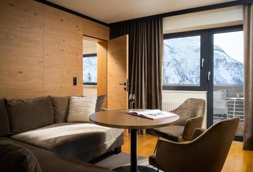 Отель Bergkristall Oberlech