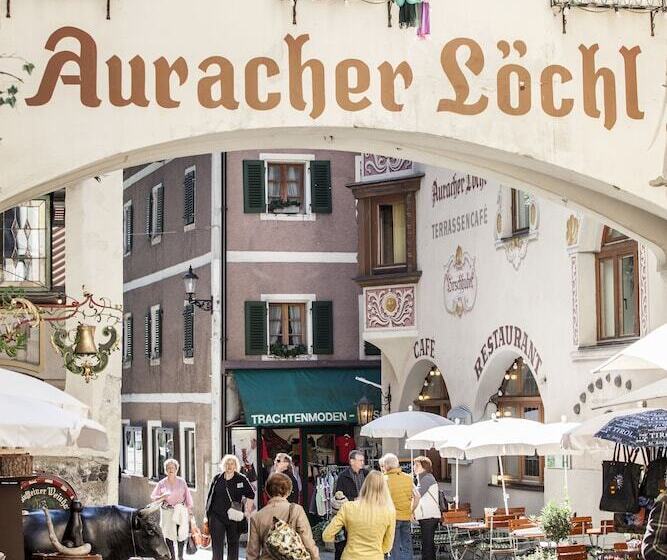 Boutique Hotel Im Auracher Löchl
