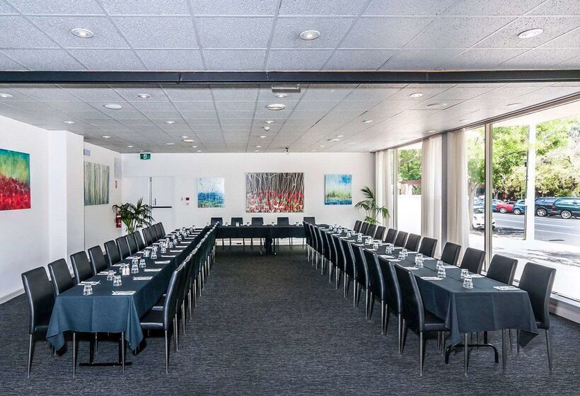 هتل Comfort Inn Regal Park