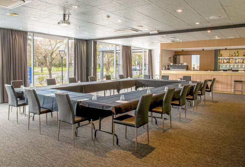 هتل Comfort Inn Regal Park