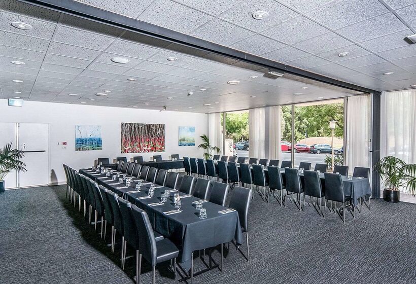 هتل Comfort Inn Regal Park