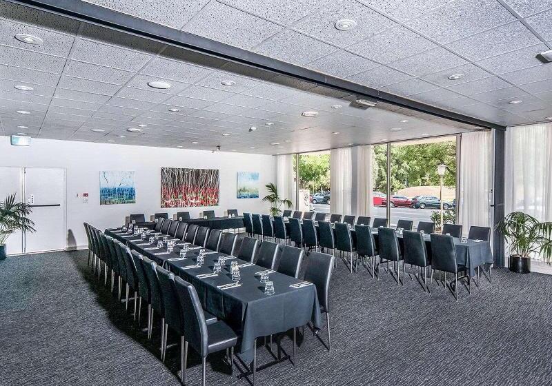 هتل Comfort Inn Regal Park