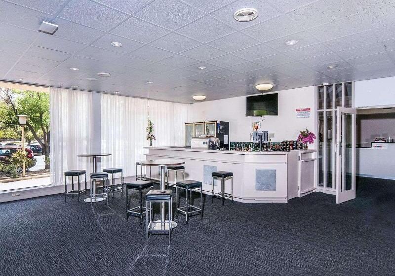 هتل Comfort Inn Regal Park