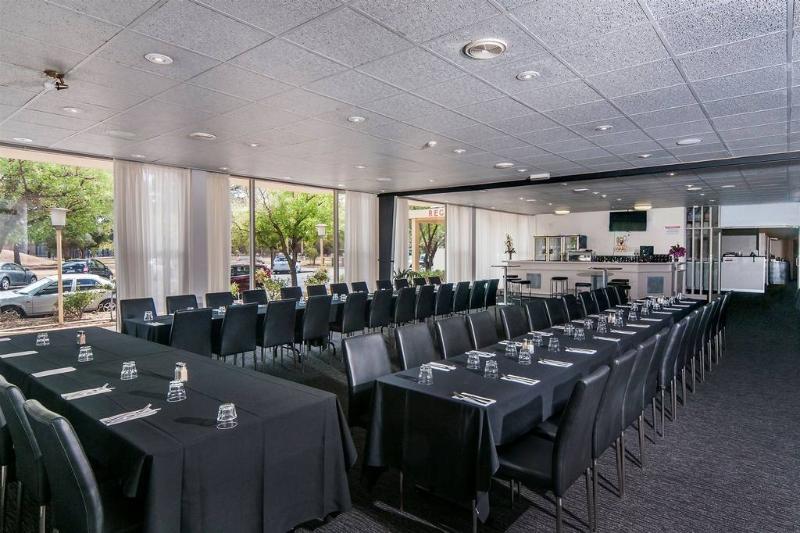 هتل Comfort Inn Regal Park