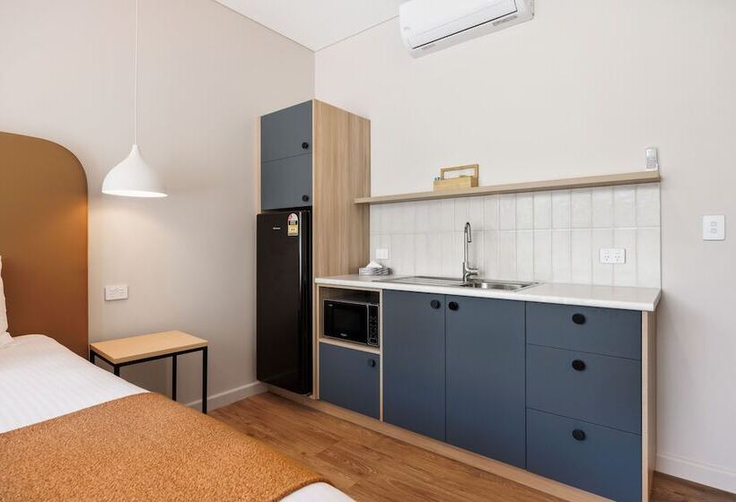 هتل Comfort Inn Regal Park