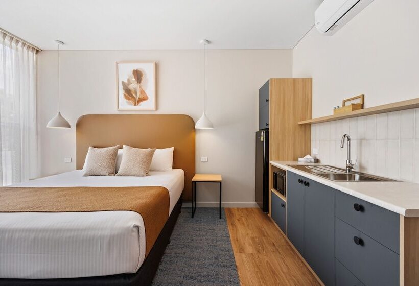 هتل Comfort Inn Regal Park