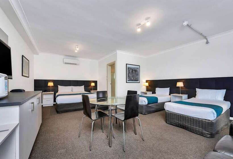 ホテル Comfort Inn & Suites Manhattan