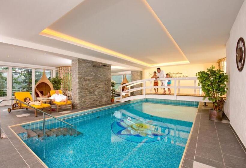 ホテル Der Kleinwalsertaler Rosenhof