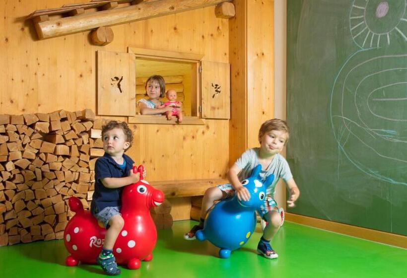 ホテル Der Kleinwalsertaler Rosenhof