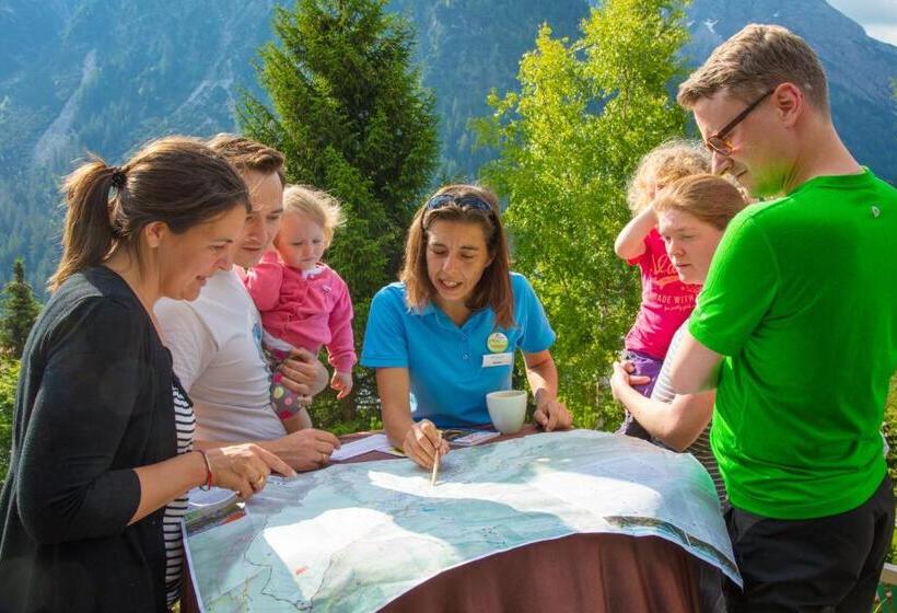 ホテル Der Kleinwalsertaler Rosenhof