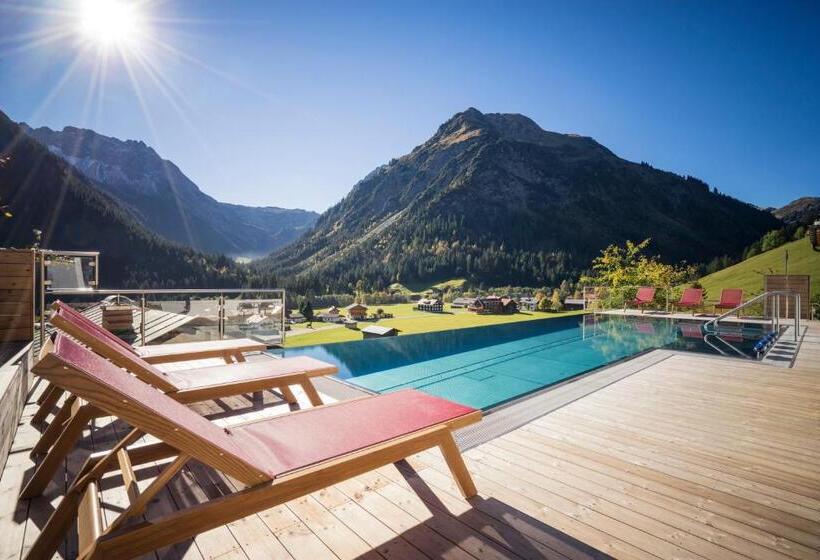 ホテル Der Kleinwalsertaler Rosenhof