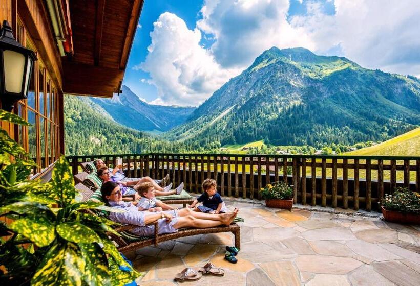 ホテル Der Kleinwalsertaler Rosenhof