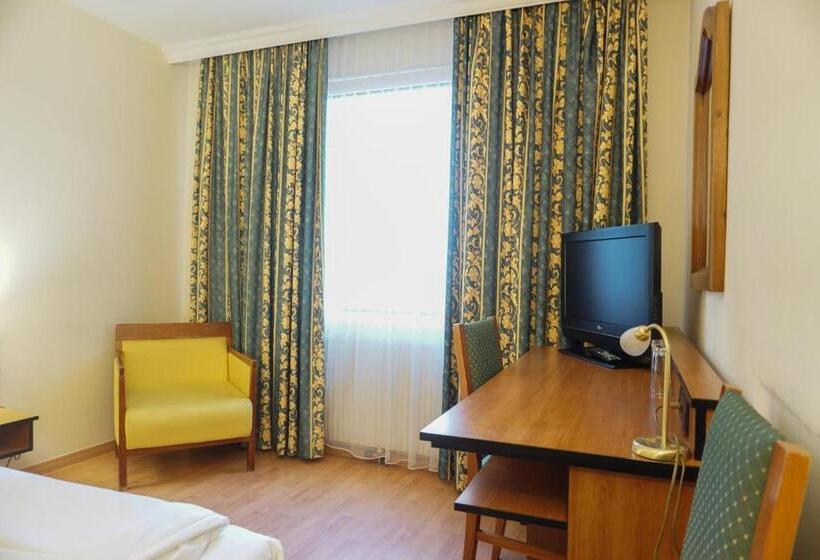 هتل Deutschmeister