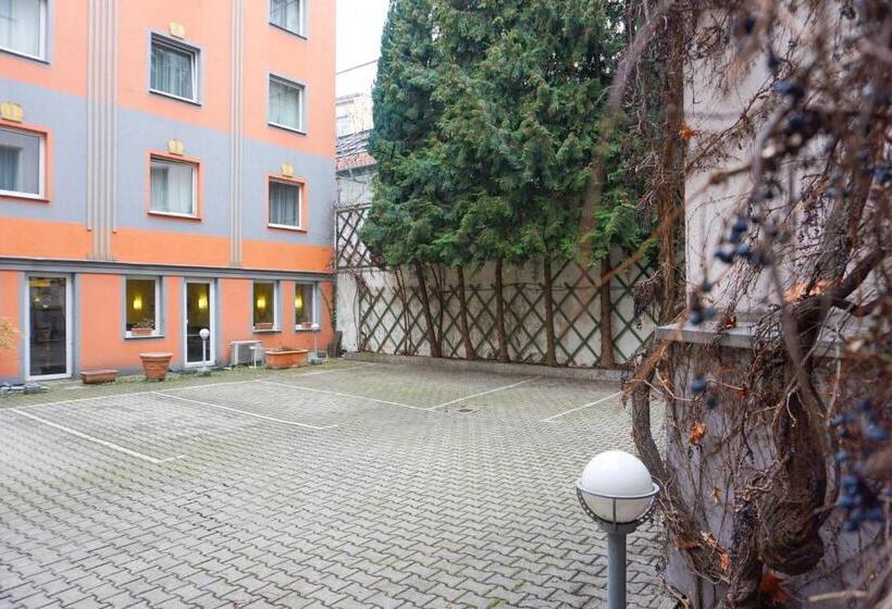 هتل Deutschmeister