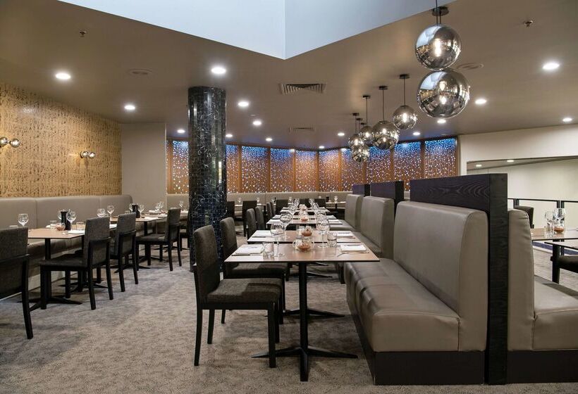 هتل Doubletree By Hilton Alice Springs