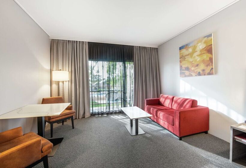 هتل Doubletree By Hilton Alice Springs