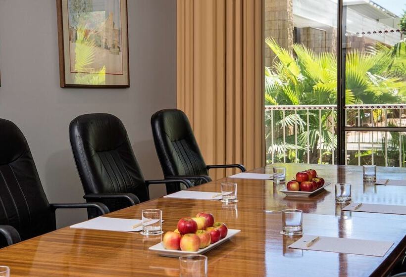 هتل Doubletree By Hilton Alice Springs