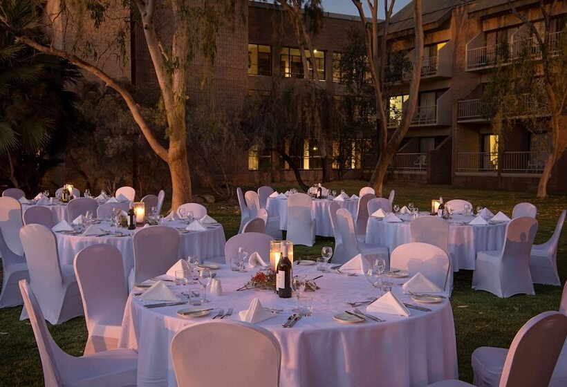 هتل Doubletree By Hilton Alice Springs