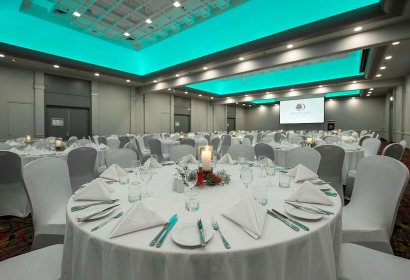 هتل Doubletree By Hilton Alice Springs