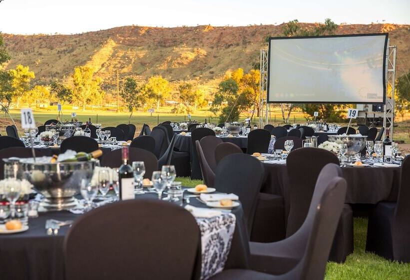 هتل Doubletree By Hilton Alice Springs