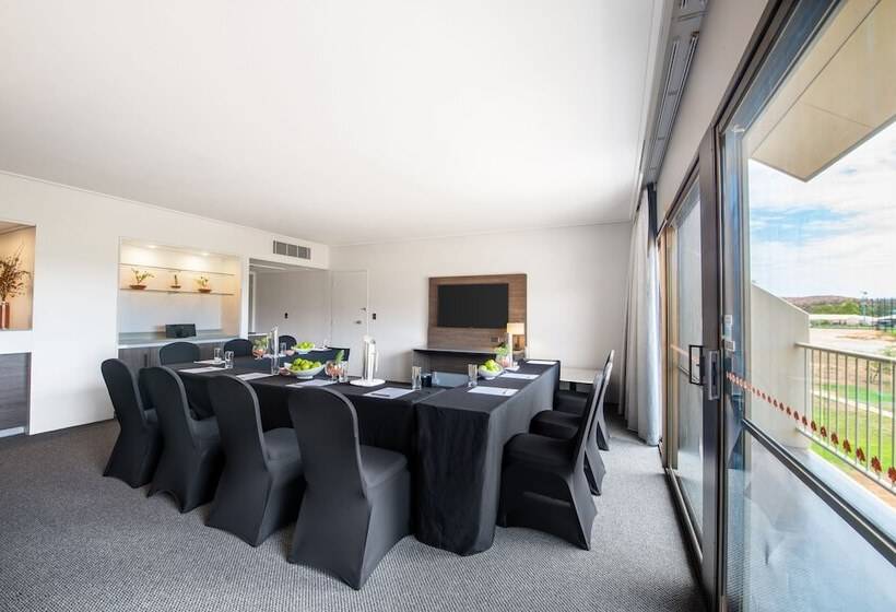 هتل Doubletree By Hilton Alice Springs