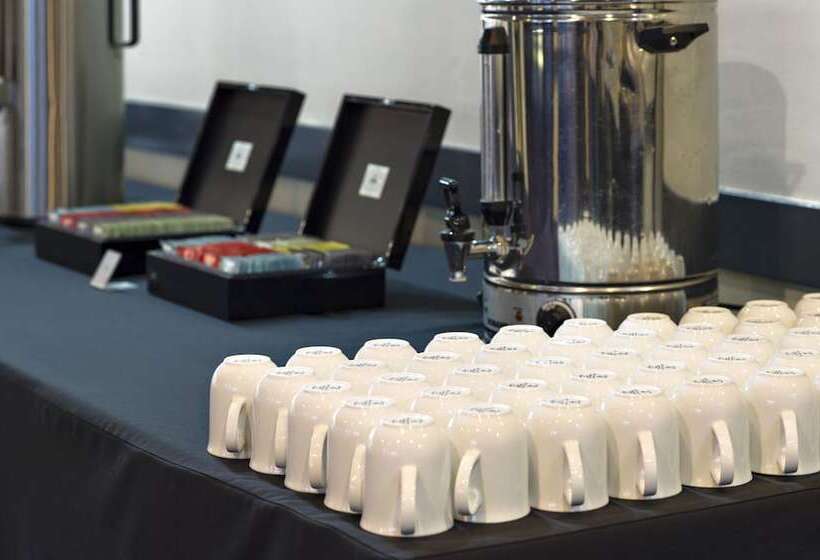 هتل Doubletree By Hilton Alice Springs