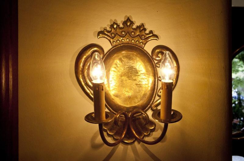 Euro Youth Hotel & Krone