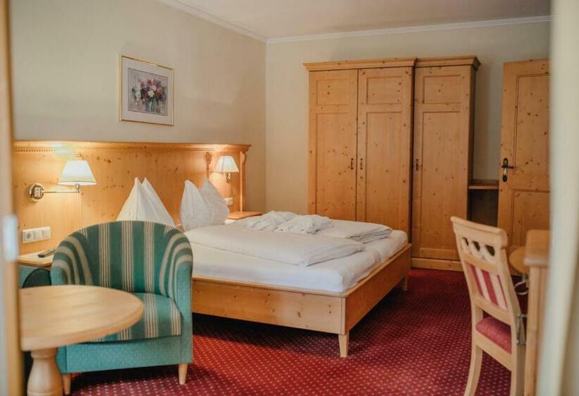 Familiengut Hotel Burgstaller