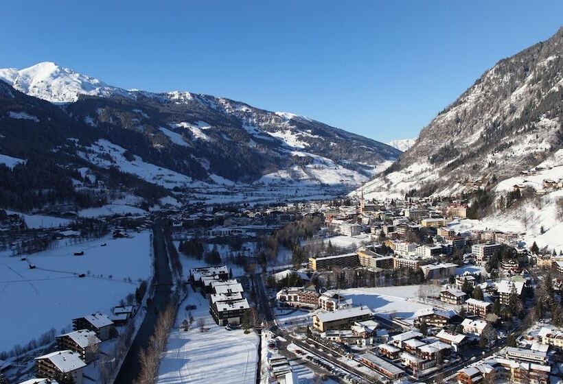 هتل Germania Gastein   Ganzjährig Inklusive Alpentherme Gastein & Sommersaison Inklusive Gasteiner Bergb