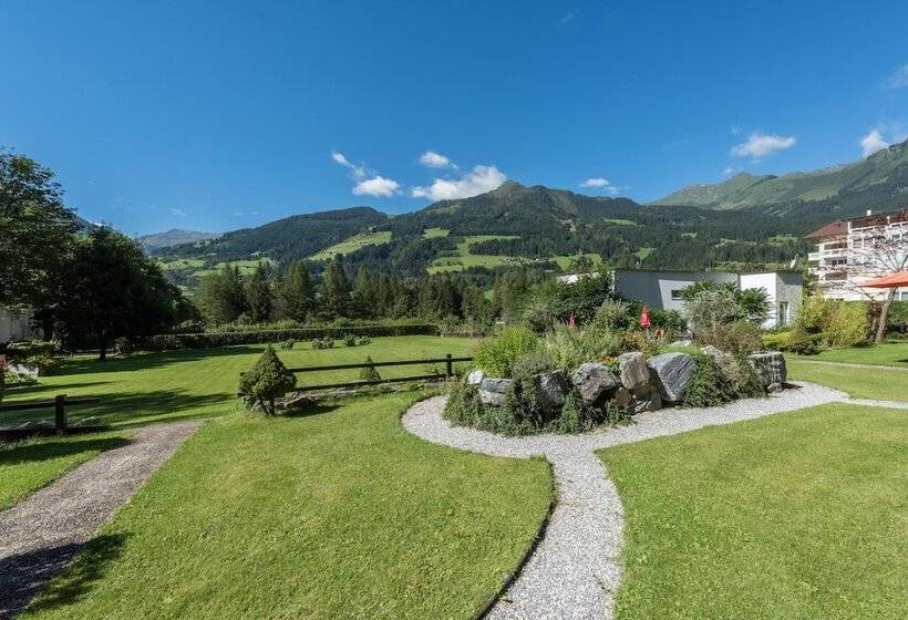 هتل Germania Gastein   Ganzjährig Inklusive Alpentherme Gastein & Sommersaison Inklusive Gasteiner Bergb