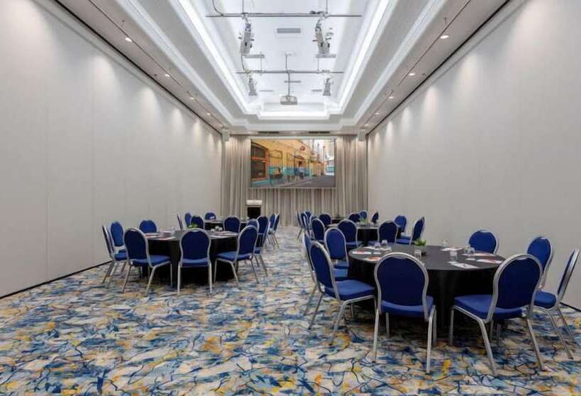 فندق Grand Chancellor Adelaide