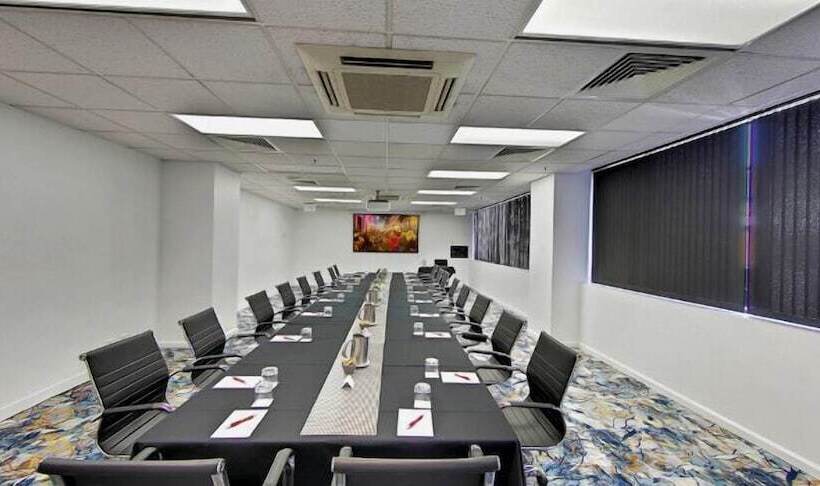 فندق Grand Chancellor Adelaide