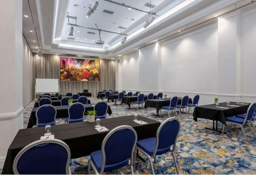 فندق Grand Chancellor Adelaide