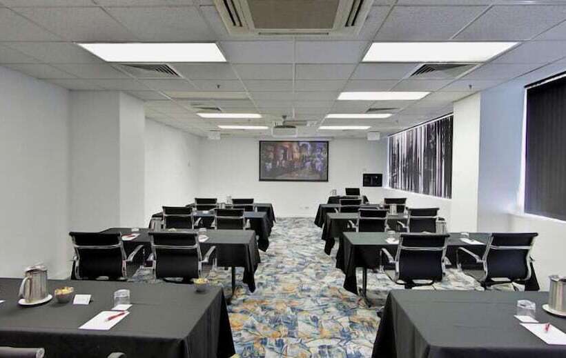 فندق Grand Chancellor Adelaide