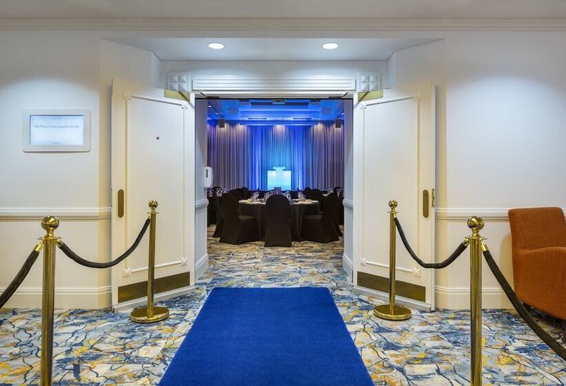 فندق Grand Chancellor Adelaide