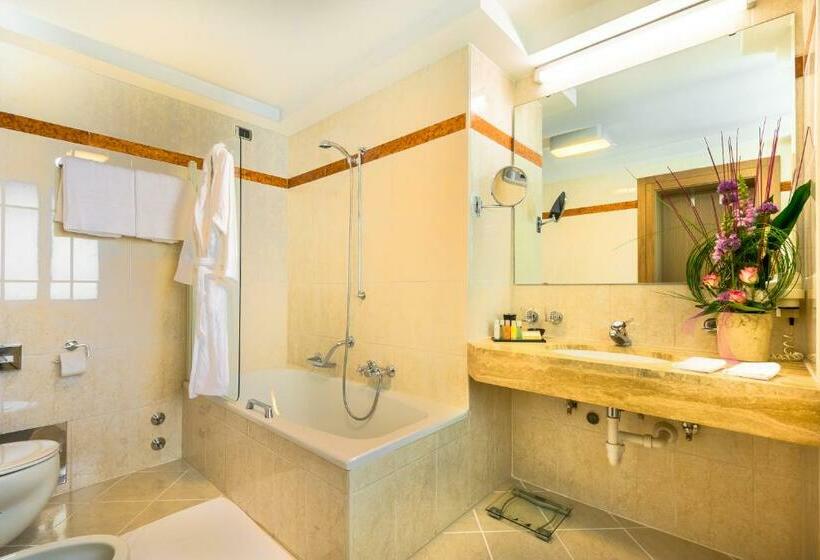 هتل Grand  Europa Since 1869