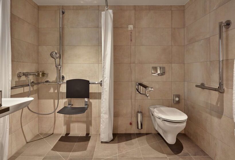 هتل Hilton Vienna Park