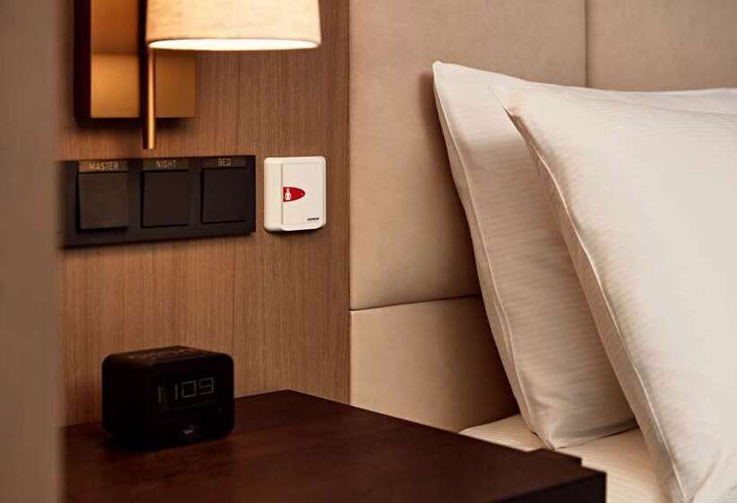 هتل Hilton Vienna Park