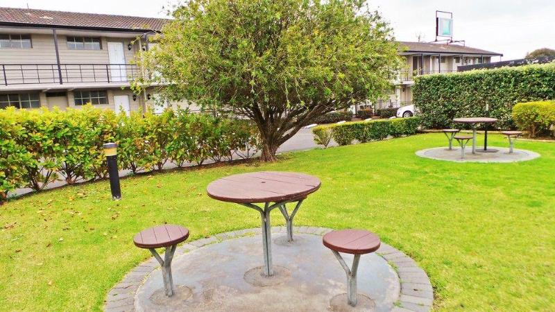 בית מלון כפרי Ibis Styles Albany