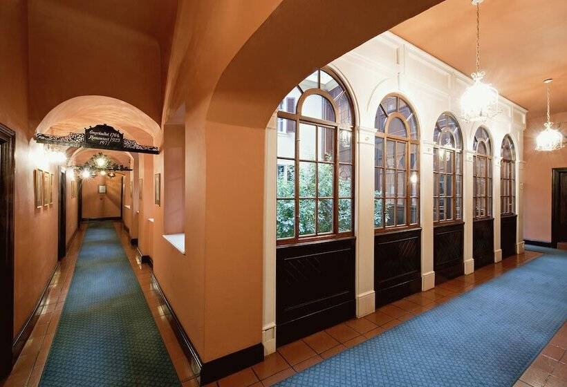 호텔 Konig Von Ungarn