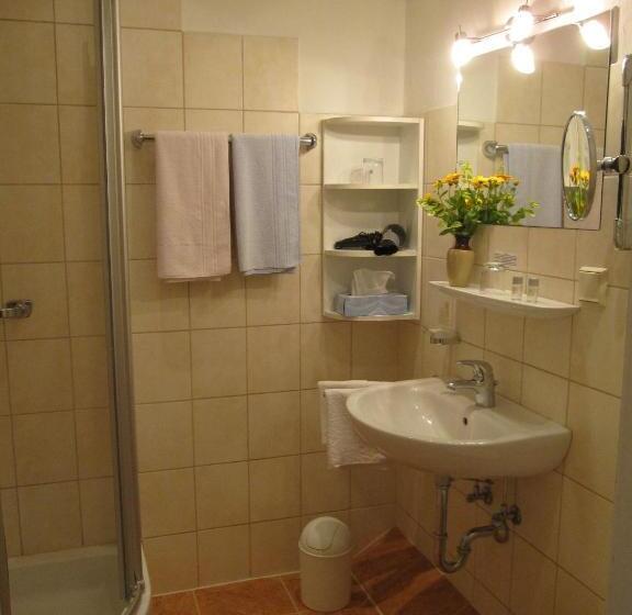 هتل Kur  Und Gästehaus Villa Anna