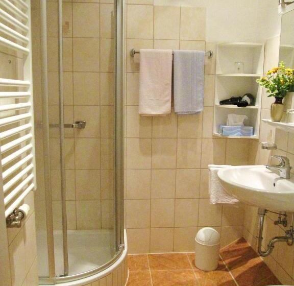 ホテル Kur Und Gästehaus Villa Anna