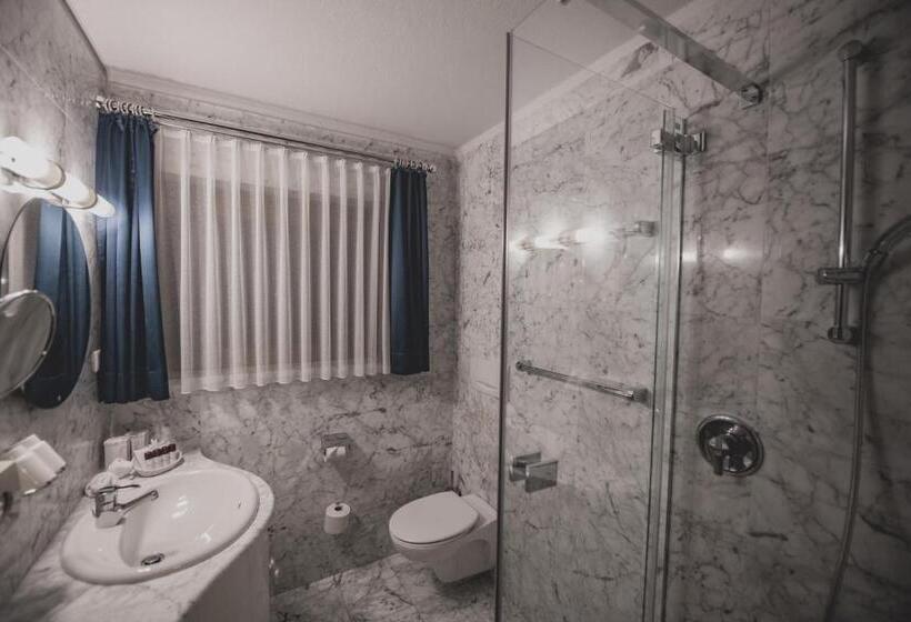 هتل Maria Theresia