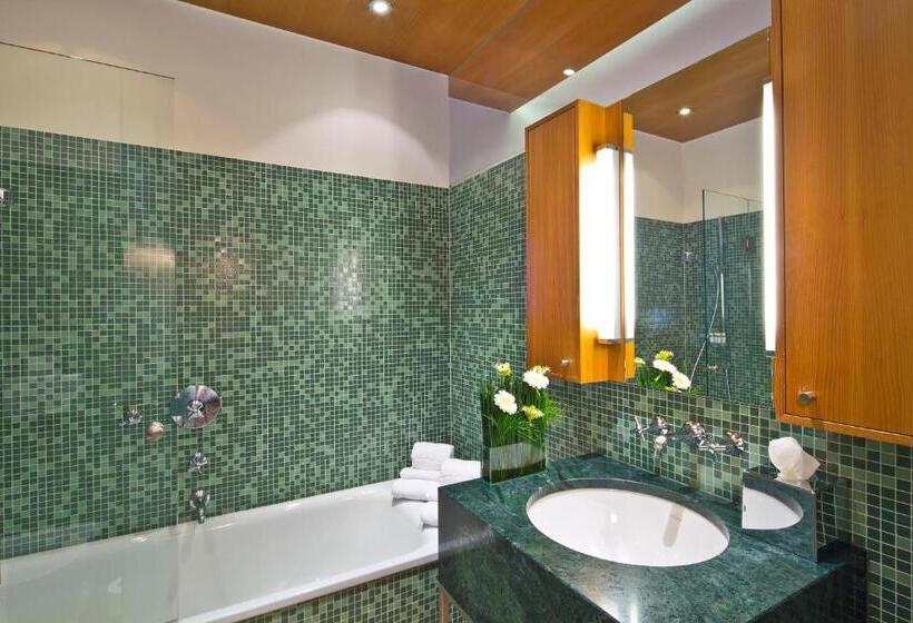 Отель Maximilian  Stadthaus Penz